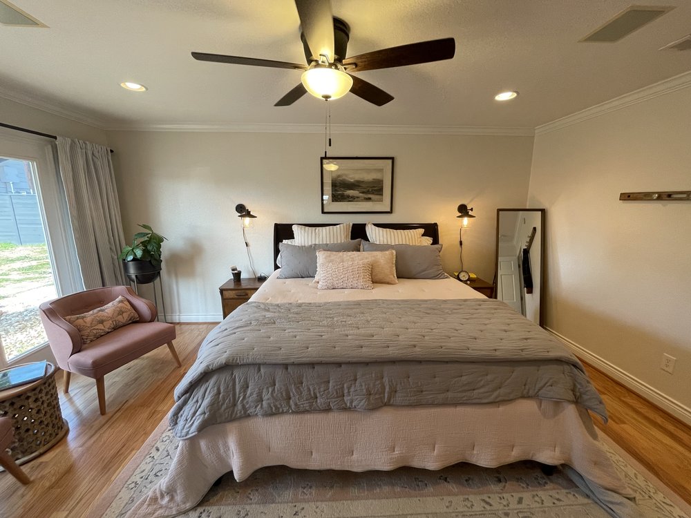 pink-room-bed